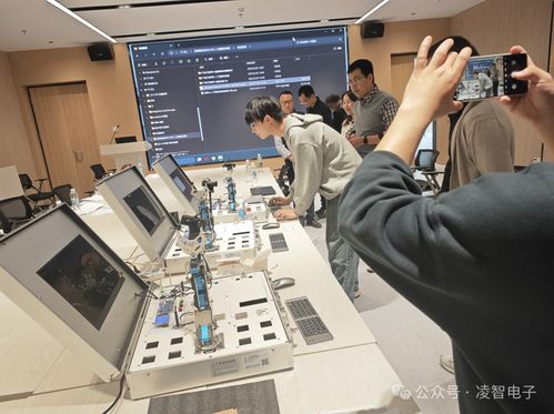 凌智電子人工智能實驗箱賦能高校AI教育——深圳職業(yè)技術(shù)大學驗收圓滿成功